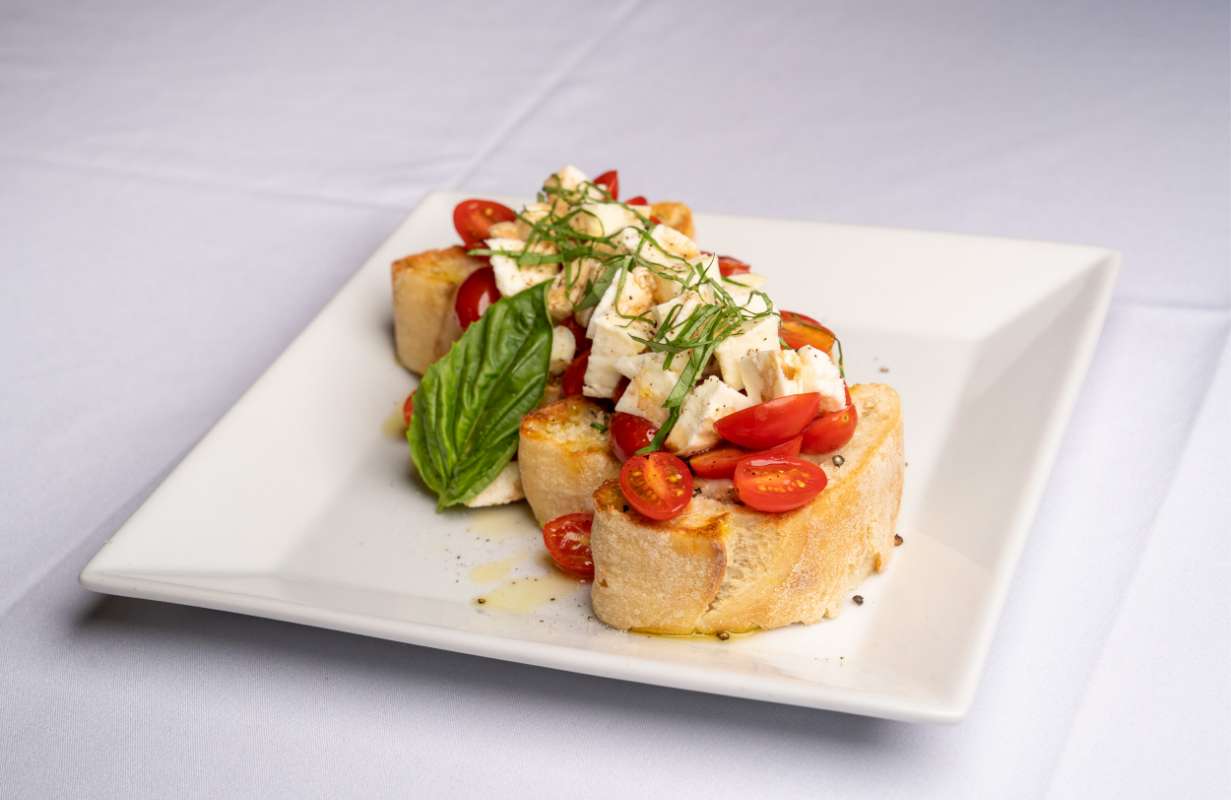 Roma Kitchen Italian dishes and restaurant atmosphere